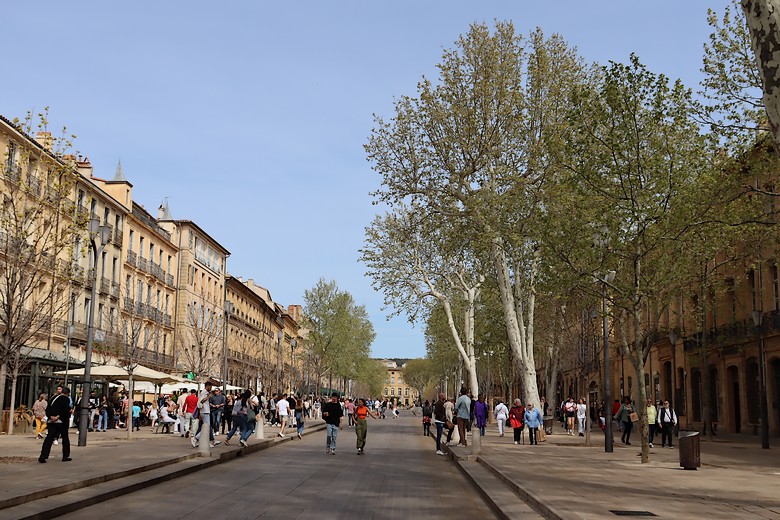 Aix-en-Provence (Bouches-du-Rhône) - Vers le début du Cours Mirabeau