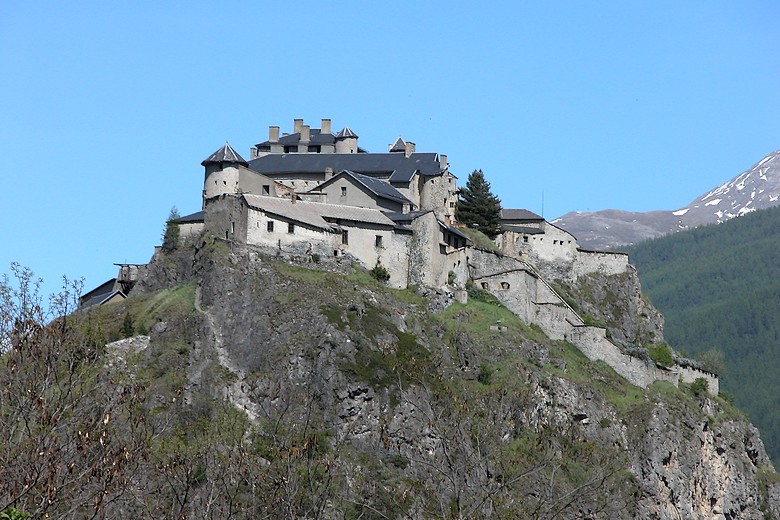 Fort Queyras (Hautes-Alpes) - Au pied de la forteresse