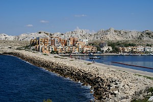 Vue sur un des quartiers de Port du Frioul