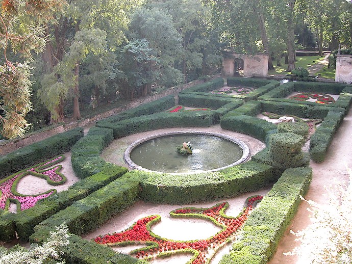 Le jardin au pied Château