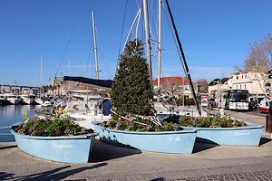 Bateaux décorant le quai des Girondins