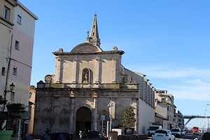 L'église au quai Alsace-Lorraine