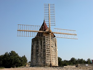 Derrière le moulin