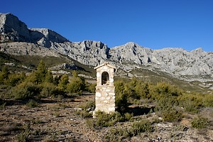 Au pied de la Sainte-Victoire (monument)