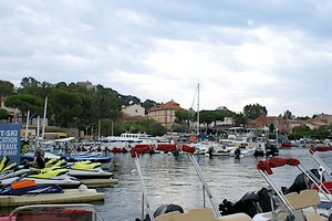 Au coeur du port de plaisance