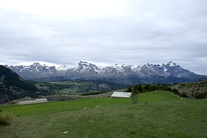 Vue plus étendue sur les sommets Alpins