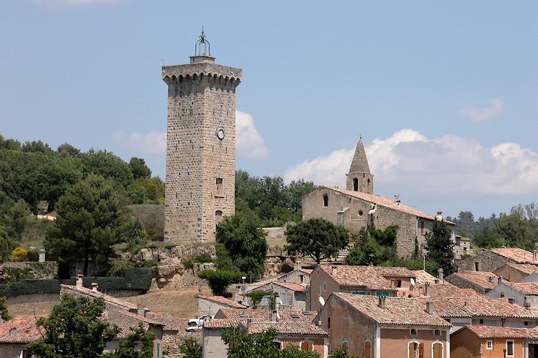 Saint-Martin-de-Brômes (Alpes-de-Haute-Provence) - La tour et l'église