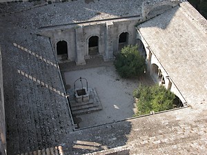 Zoom sur le cloître