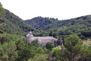 Dans les hauteurs de l'abbaye