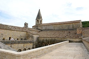 Au dessus des galeries du cloître