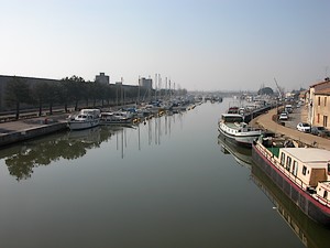 Au dessus du chenal maritime
