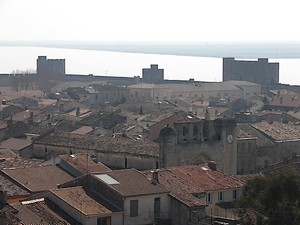 Vue du centre-ville et de l’église