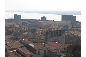 Vue du centre-ville et de l’église
