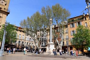 Place de l'Hôtel-de-Ville