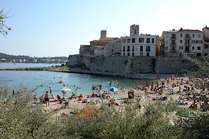 Plage avec vue sur la Vieille Ville