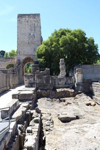 Fouille au sud du Théâtre Antique