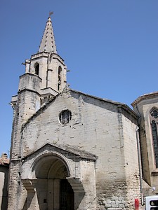 Entrée de l'église Notre-Dame-de-Grâce