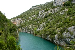 Poursuite le long du canal