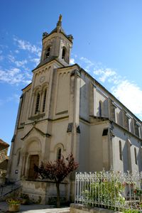 Au pied de l'église