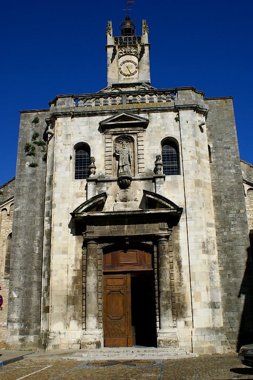 Bourg-Saint-Andéol (Ardèche) - Entrée de l'église
