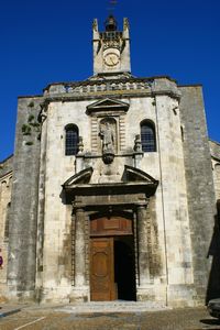 Entrée de l'église Saint Andéol