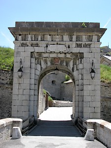 Une des portes au nord de la ville