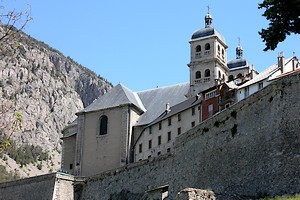 Zoom sur la collégiale Notre-Dame