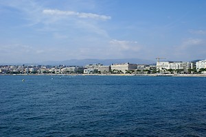 La Croisette à l'horizon