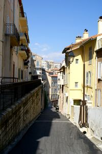 Une ruelle au pied du Suquet