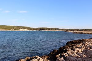 Vue d'ensemble sur l'anse de Bonnieu