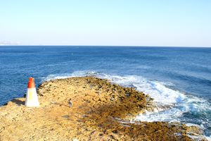 Phare à l'embouchure du port