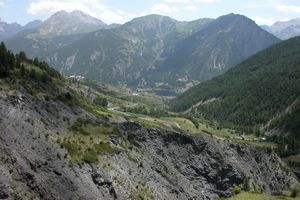 Un Massif Alpin à l'horizon