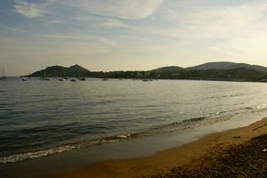 Sémaphore du Dramont à l'horizon