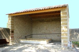 Un lavoir près du château