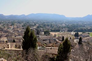 Dans les hauteurs du Village