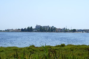 Etang de l'Estomac avec l'Hauture à l'horizon