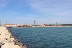 Plage de Fos à l'horizon