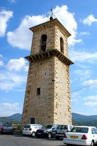 Au pied du clocher Saint-Pierre