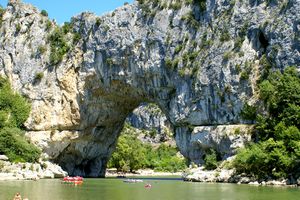 Zoom sur le Pont d'Arc