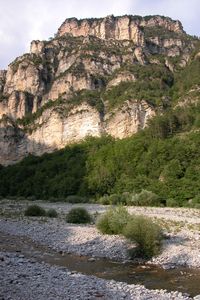 Vers la sortie des gorges