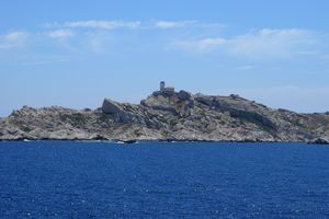 Le Sémaphore (Ile Pomègues) à l'horizon
