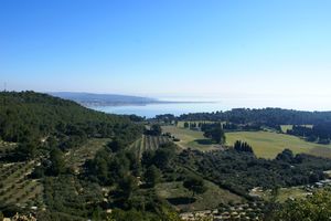 Vue en direction de l'étang de Berre