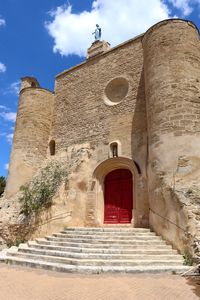 Entrée de l'église Notre-Dame-de-Beauvoir