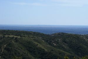 Vue en direction de la plaine de la Crau