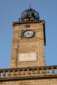 Zoom sur la tour de l'horloge