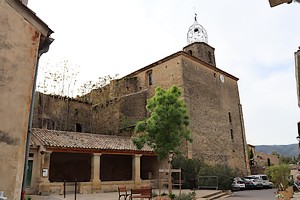 Place devant l'église