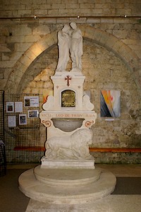 Intérieur de l'abbaye cistercienne (monument)