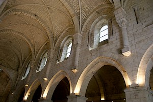 Intérieur de l'abbaye cistercienne (architecture)