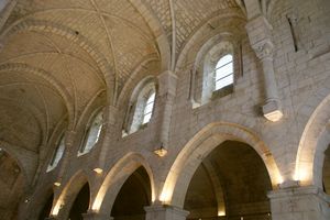 Intérieur de l'abbaye cistercienne (architecture)