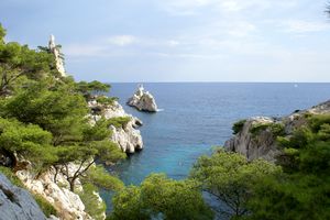 Dans les hauteurs de ce coin sauvage de la calanque de Sugiton